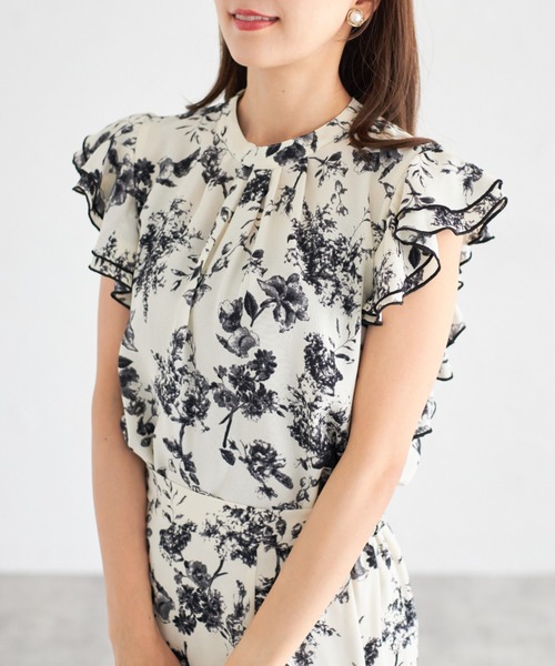 tocco closet(トッコ クローゼット)の「【ZOZO限定】サマーフラワープリントブラウス(シャツ/ブラウス・レディース・オフホワイト/ブルー・M)」の9枚目の写真