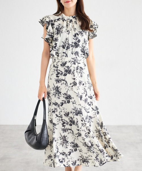 tocco closet(トッコ クローゼット)の「【ZOZO限定】サマーフラワープリントブラウス(シャツ/ブラウス・レディース・オフホワイト/ブルー・M)」の3枚目の写真