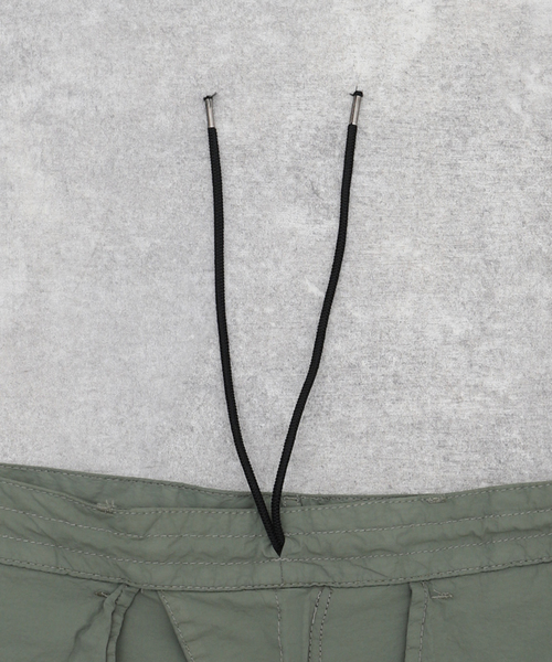 C.P. COMPANY(シーピーカンパニー)の「C.P. Company / シー ピー カンパニー FLATT NYLON OS CARGO PANTS 16CMPA199A(カーゴパンツ・メンズ・グリーン・MEDIUM)」の14枚目の写真