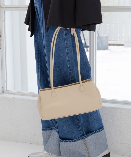 LAKOLE（ラコレ）の「ロングハンドルヨコ型トートバッグ2 / 140068（トートバッグ・レディース・シルバー/ブラック/ベージュ/ブラウン/アイボリー・FREE）」の5枚目の写真