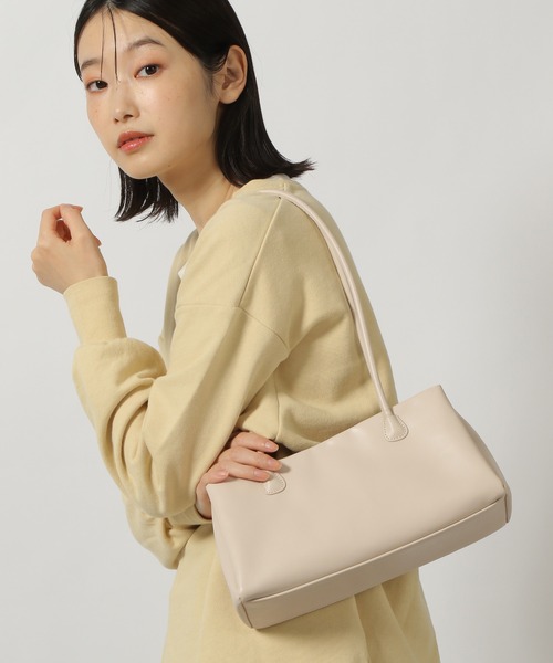LAKOLE（ラコレ）の「ロングハンドルヨコ型トートバッグ2 / 140068（トートバッグ・レディース・シルバー/ブラック/ベージュ/ブラウン/アイボリー・FREE）」の2枚目の写真