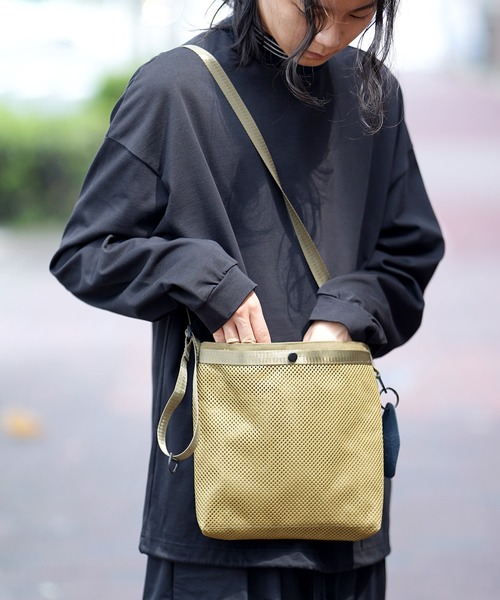 WEEKEND(ER)（ウィークエンダー）の「WEEKEND(ER) ウィークエンダー  MESH&SHOULDER BAG メッシュショルダーバッグ（ショルダーバッグ・メンズ・ベージュ/ブラック/グレー・FREE）」の17枚目の写真