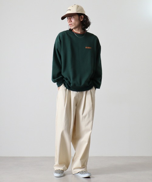 FUNALIVE(ファンアライブ)の「Front logo & back print crew neck sweatshirt / フロントロゴ&バックプリント 裏起毛クルーネックスウェット unisex(スウェット・メンズ・ブラック/グレー系その他/ブラック系その他2/オフホワイト/ブラック系その他/ホワイト系その他/チャコール/杢グレー/ダークグリーン・L/XL/M)」の13枚目の写真