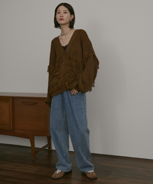 MERLOT（メルロー）の「ボリュームスリーブフリンジルーズカーディガン（カーディガン/ボレロ・レディース・ブラウン/ブラック・FREE）」の7枚目の写真