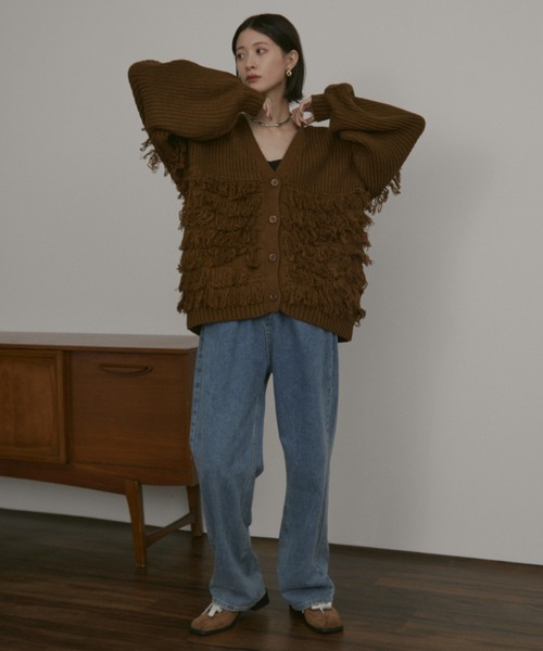 MERLOT（メルロー）の「ボリュームスリーブフリンジルーズカーディガン（カーディガン/ボレロ・レディース・ブラウン/ブラック・FREE）」の9枚目の写真