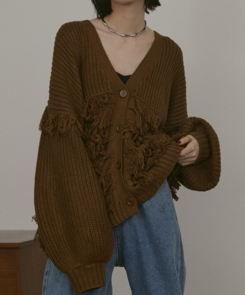 MERLOT（メルロー）の「ボリュームスリーブフリンジルーズカーディガン（カーディガン/ボレロ・レディース・ブラウン/ブラック・FREE）」の3枚目の写真