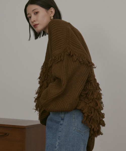 MERLOT（メルロー）の「ボリュームスリーブフリンジルーズカーディガン（カーディガン/ボレロ・レディース・ブラウン/ブラック・FREE）」の5枚目の写真