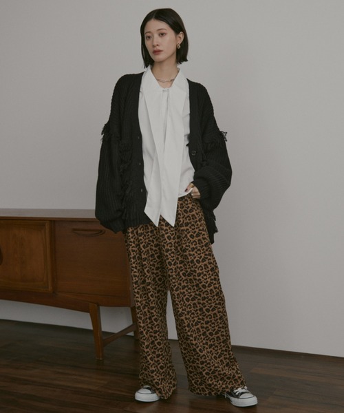 MERLOT（メルロー）の「ボリュームスリーブフリンジルーズカーディガン（カーディガン/ボレロ・レディース・ブラウン/ブラック・FREE）」の19枚目の写真