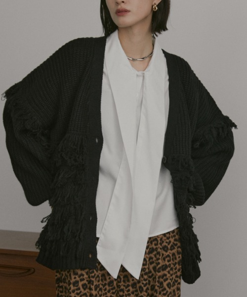 MERLOT（メルロー）の「ボリュームスリーブフリンジルーズカーディガン（カーディガン/ボレロ・レディース・ブラウン/ブラック・FREE）」の14枚目の写真