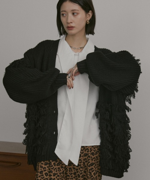 MERLOT（メルロー）の「ボリュームスリーブフリンジルーズカーディガン（カーディガン/ボレロ・レディース・ブラウン/ブラック・FREE）」の13枚目の写真