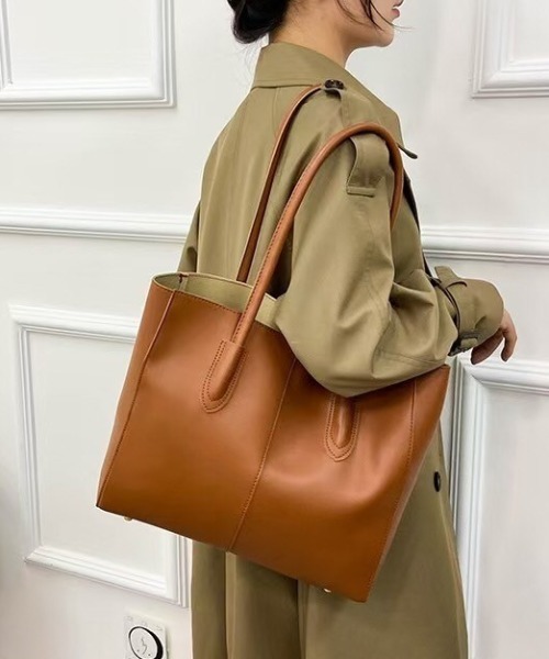 CALIFORNIA OUTFITTERS（カリフォルニア アウトフィッターズ）の「3-9B13 PUレザー シンプルトートバッグ（トートバッグ・レディース・ブラック/キャメル・ONESIZE）」の6枚目の写真