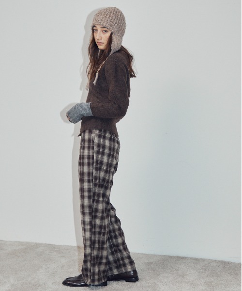 MOCOA'S(モコアズ)の「裾スリットニットプルオーバー(ニット/セーター・レディース・ブラウン/ナチュラル/グレー・FREE)」の5枚目の写真