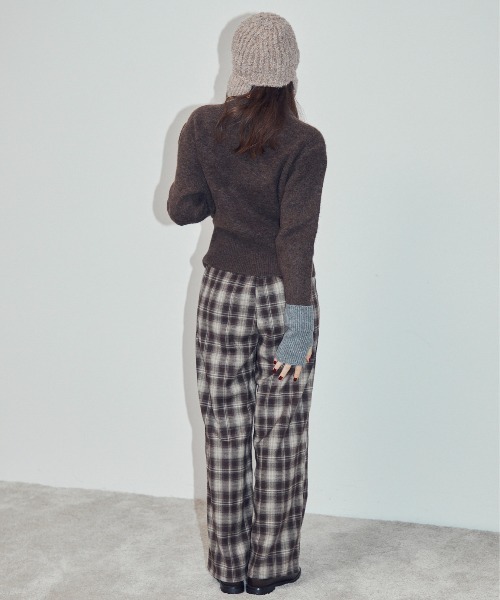 MOCOA'S(モコアズ)の「裾スリットニットプルオーバー(ニット/セーター・レディース・ブラウン/ナチュラル/グレー・FREE)」の7枚目の写真