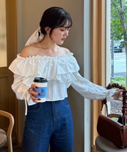 efill（エフィル）の「オフショルダー　フリル　ブラウス（シャツ/ブラウス・レディース・ブラック/ホワイト・M）」の18枚目の写真