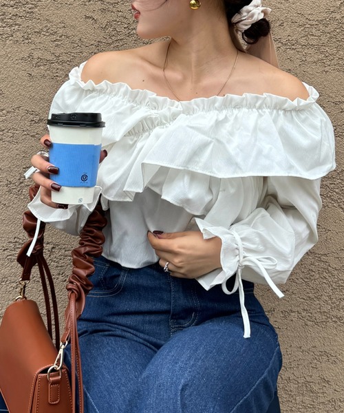 efill（エフィル）の「オフショルダー　フリル　ブラウス（シャツ/ブラウス・レディース・ブラック/ホワイト・M）」の11枚目の写真