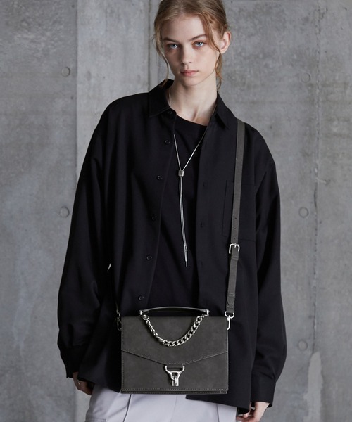 美品　fil. フィル　韓国　2wayメタルチェーンバッグ シルバー 美品 fil. フィル 韓国 2wayメタルチェーンバッグ シルバー