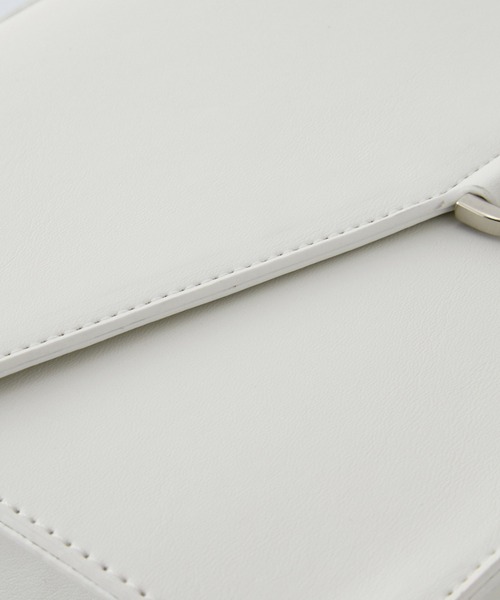 SERACE(セラス)の「【SERACE】Metal chain 3way square shoulder bag / メタルチェーン3wayスクエアショルダーバッグ(ショルダーバッグ・メンズ・ホワイト/ブラック/チャコールグレー/グレー・FREE)」の5枚目の写真