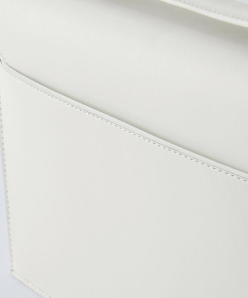 SERACE(セラス)の「【SERACE】Metal chain 3way square shoulder bag / メタルチェーン3wayスクエアショルダーバッグ(ショルダーバッグ・メンズ・ホワイト/ブラック/チャコールグレー/グレー・FREE)」の6枚目の写真