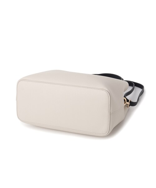 SHOO・LA・RUE（シューラルー）の「【通勤/セレモニー/2WAY】フロントバー金具3層トート（トートバッグ・レディース・ブラック/アイボリー/ベージュ系その他7・00）」の11枚目の写真