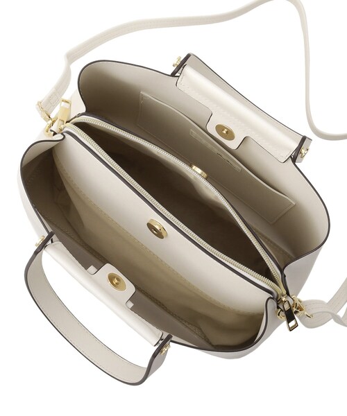 SHOO・LA・RUE（シューラルー）の「【通勤/セレモニー/2WAY】フロントバー金具3層トート（トートバッグ・レディース・ブラック/アイボリー/ベージュ系その他7・00）」の12枚目の写真