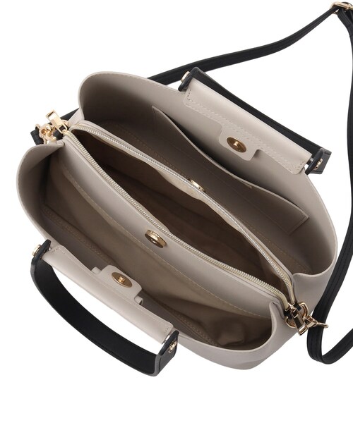 SHOO・LA・RUE（シューラルー）の「【通勤/セレモニー/2WAY】フロントバー金具3層トート（トートバッグ・レディース・ブラック/アイボリー/ベージュ系その他7・00）」の14枚目の写真