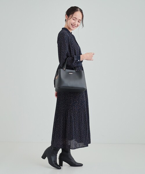 SHOO・LA・RUE（シューラルー）の「【通勤/セレモニー/2WAY】フロントバー金具3層トート（トートバッグ・レディース・ブラック/アイボリー/ベージュ系その他7・00）」の19枚目の写真