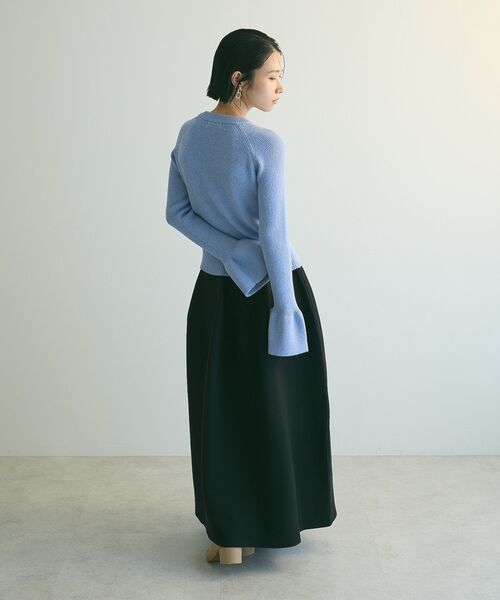 armonia(アルモニーア)の「armonia.袖フレアニットプルオーバー(ニット/セーター・レディース・ブルー/ブラック/カーキ・FREE)」の6枚目の写真
