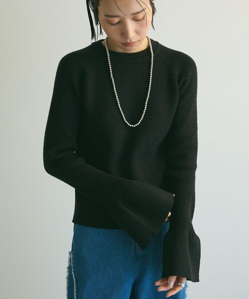 armonia(アルモニーア)の「armonia.袖フレアニットプルオーバー(ニット/セーター・レディース・ブルー/ブラック/カーキ・FREE)」の19枚目の写真