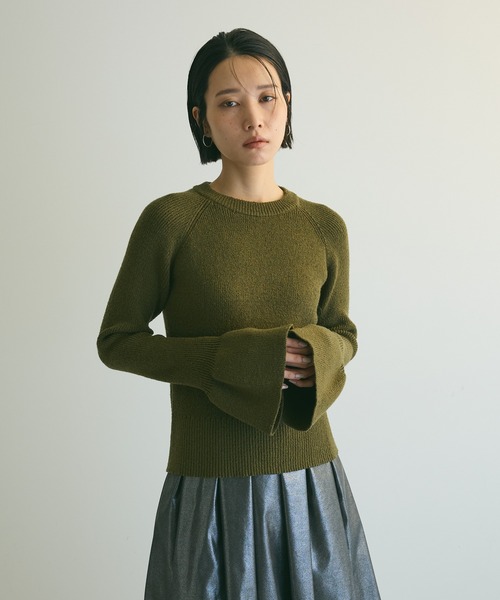 armonia(アルモニーア)の「armonia.袖フレアニットプルオーバー(ニット/セーター・レディース・ブルー/ブラック/カーキ・FREE)」の3枚目の写真