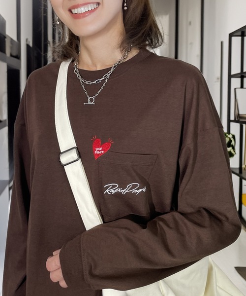 Candlestick(キャンドルスティック)の「ハート レトログラフィック バック オーバーサイズ ロンティ(Tシャツ/カットソー・レディース・ホワイト/ブラック系/モカ/ホワイト系/ブラック/杢グレー/ブラック系1/ダークブラウン/ブラック系2/ホワイト系1・L/LL/M)」の14枚目の写真