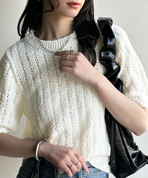 mily bilet（ミウィビレット）の「【mily bilet】キラキラ煌めく洗練アイテム。スパンコール使い透かし編みプルオーバー(ニット)（ニット/セーター・レディース・グレー/ホワイト/ライトグレー・X-LARGE/SMALL/MEDIUM/LARGE）」の2枚目の写真
