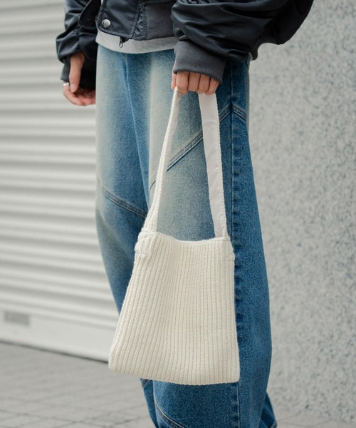 SENSE OF PLACE by URBAN RESEARCH（センスオブプレイスバイアーバンリサーチ）の「ニットスクエアバッグ（トートバッグ・メンズ・ブラック/アイボリー/ブルー/ライトグレー・ONE）」の6枚目の写真