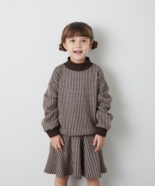 riziere（リジェール）の「ブロックチェックハイネックニットソートップス（ニット/セーター・キッズ・ブラウン/ブラック・150/140/130/120/110/100/90）」の3枚目の写真