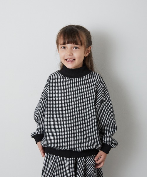 riziere（リジェール）の「ブロックチェックハイネックニットソートップス（ニット/セーター・キッズ・ブラウン/ブラック・150/140/130/120/110/100/90）」の5枚目の写真