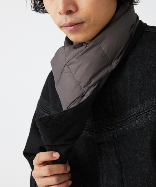 TAION（タイオン）の「TAION / タイオン ベーシック ダウンマフラー TAION-201A（マフラー・メンズ・グレー/カーキ/ブラック/パープル/ネイビー/ベージュ/スミクロ/ブラウン・FREE）」の3枚目の写真