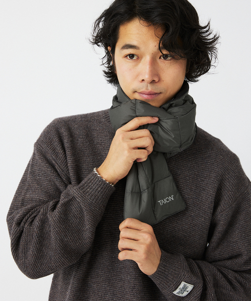 TAION（タイオン）の「TAION / タイオン ベーシック ダウンマフラー TAION-201A（マフラー・メンズ・グレー/カーキ/ブラック/パープル/ネイビー/ベージュ/スミクロ/ブラウン・FREE）」の2枚目の写真