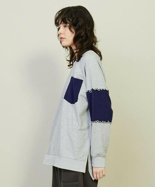 FRAPBOIS（フラボア）の「メローパネル プルオーバー（スウェット・レディース・グレー/ネイビー・2/1）」の3枚目の写真