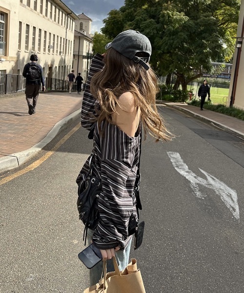 lilful（リルフル）の「オーバーサイズボーダーヘンリーネックロンT（Tシャツ/カットソー・レディース・グレー/ブラウン・M/L）」の12枚目の写真