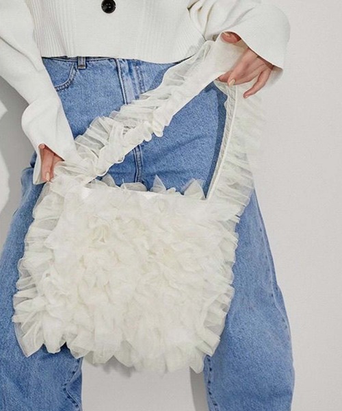 Jasmine Grandiflorum（ジャスミングランディフローラム）の「【Jasmine】ボリュームチュールミニトートバッグ（トートバッグ・レディース・ブラック/ホワイト・FREE）」の5枚目の写真