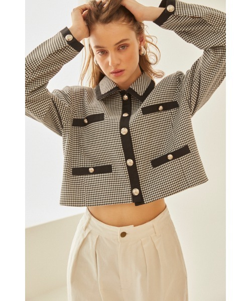 Estella.K(エステラケー)の「Arabella Jacket トリムショートジャケット(その他アウター・レディース・ブルー/ブラック系・FREE)」の4枚目の写真