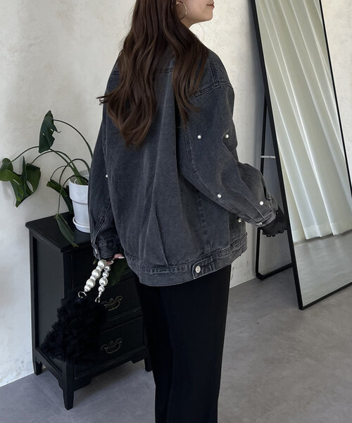 prose verse（プロズヴェール）の「パール付きデニムジャケット（デニムジャケット・レディース・ブラック/ブルー・MEDIUM/LARGE）」の4枚目の写真