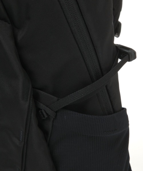 THE NORTH FACE(ザノースフェイス)の「【THE NORTH FACE(ザ・ノース・フェイス)】GEMINI 22(バックパック/リュック・メンズ・ブラック/カーキ・FREE)」の13枚目の写真