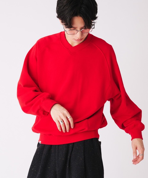 Adoon plain（アドーンプレーン）の「SHALLOW V-NECK RAGLAN SWEAT / 浅Vネックラグランスウェット（スウェット・メンズ・ブラック/グレー/ネイビー/レッド・MEDIUM/LARGE）」の4枚目の写真