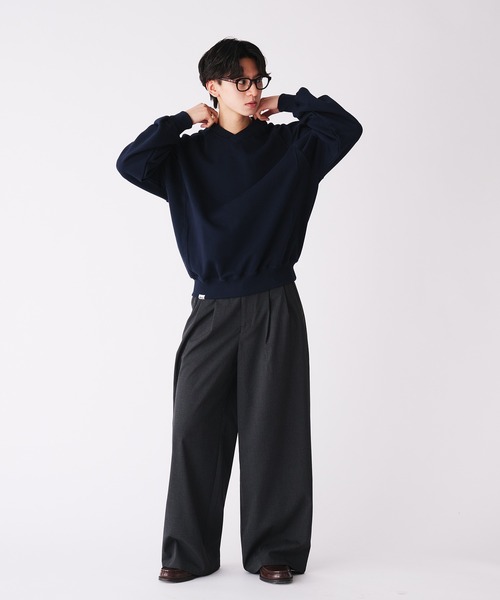 Adoon plain（アドーンプレーン）の「SHALLOW V-NECK RAGLAN SWEAT / 浅Vネックラグランスウェット（スウェット・メンズ・ブラック/グレー/ネイビー/レッド・MEDIUM/LARGE）」の20枚目の写真