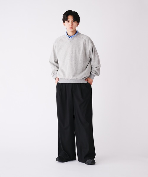 Adoon plain（アドーンプレーン）の「SHALLOW V-NECK RAGLAN SWEAT / 浅Vネックラグランスウェット（スウェット・メンズ・ブラック/グレー/ネイビー/レッド・MEDIUM/LARGE）」の17枚目の写真