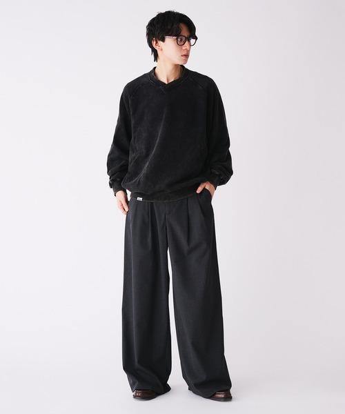 Adoon plain（アドーンプレーン）の「SHALLOW V-NECK RAGLAN SWEAT / 浅Vネックラグランスウェット（スウェット・メンズ・ブラック/グレー/ネイビー/レッド・MEDIUM/LARGE）」の21枚目の写真
