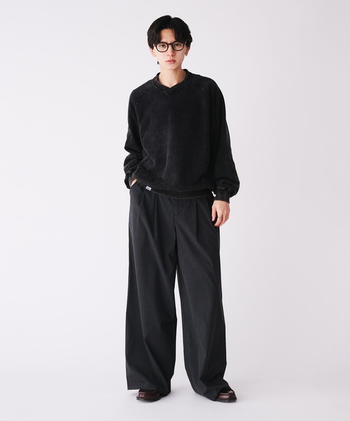 Adoon plain（アドーンプレーン）の「SHALLOW V-NECK RAGLAN SWEAT / 浅Vネックラグランスウェット（スウェット・メンズ・ブラック/グレー/ネイビー/レッド・MEDIUM/LARGE）」の22枚目の写真