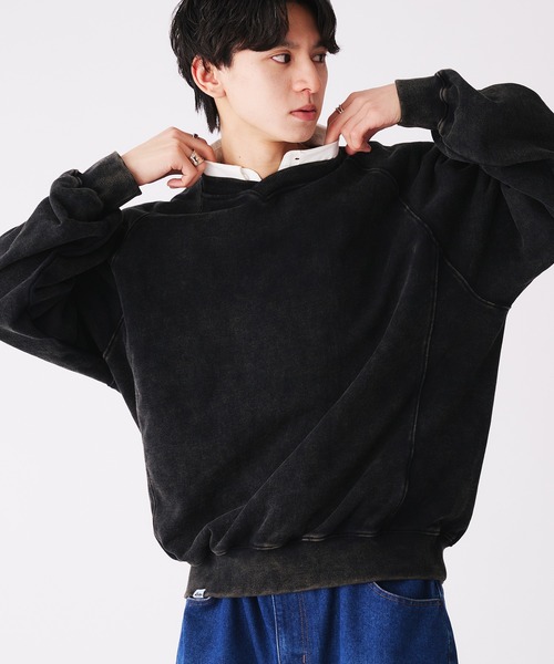 Adoon plain（アドーンプレーン）の「SHALLOW V-NECK RAGLAN SWEAT / 浅Vネックラグランスウェット（スウェット・メンズ・ブラック/グレー/ネイビー/レッド・MEDIUM/LARGE）」の5枚目の写真
