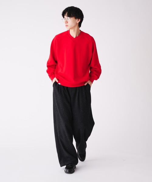 Adoon plain（アドーンプレーン）の「SHALLOW V-NECK RAGLAN SWEAT / 浅Vネックラグランスウェット（スウェット・メンズ・ブラック/グレー/ネイビー/レッド・MEDIUM/LARGE）」の19枚目の写真