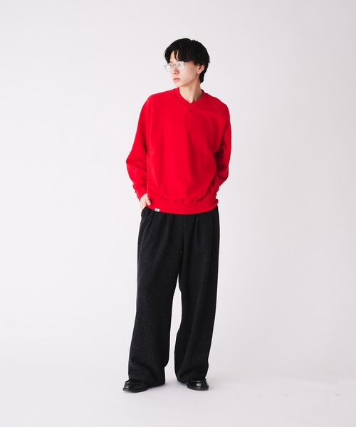 Adoon plain（アドーンプレーン）の「SHALLOW V-NECK RAGLAN SWEAT / 浅Vネックラグランスウェット（スウェット・メンズ・ブラック/グレー/ネイビー/レッド・MEDIUM/LARGE）」の11枚目の写真